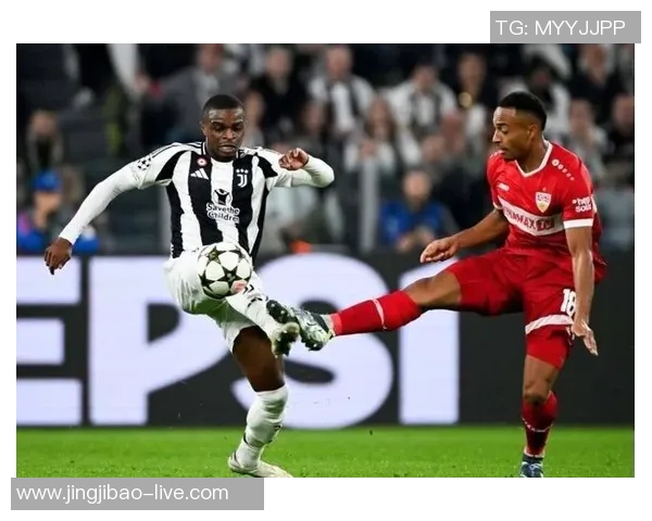 英超激战曼联大胜尤文乌龙球引发争议判罚全场沸腾 英超激战曼联大胜尤文乌龙球引发争议判罚全场沸腾