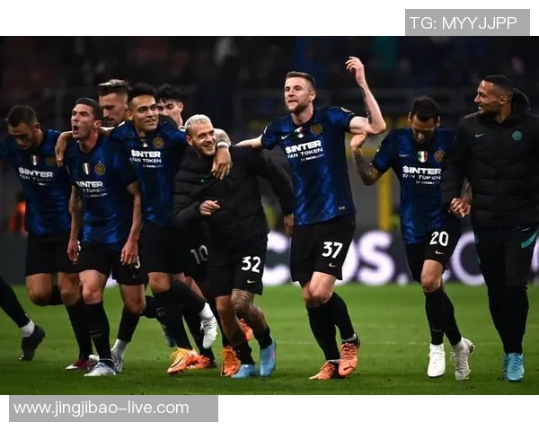 足总杯波尔图与莱比锡平局引发历史冷门全场沸腾瞬间回顾