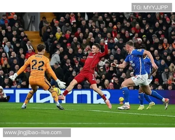 友谊赛精彩回顾AC米兰逆转利物浦乌龙球瞬间引发全场欢呼 友谊赛精彩回顾AC米兰逆转利物浦乌龙球瞬间引发全场欢呼