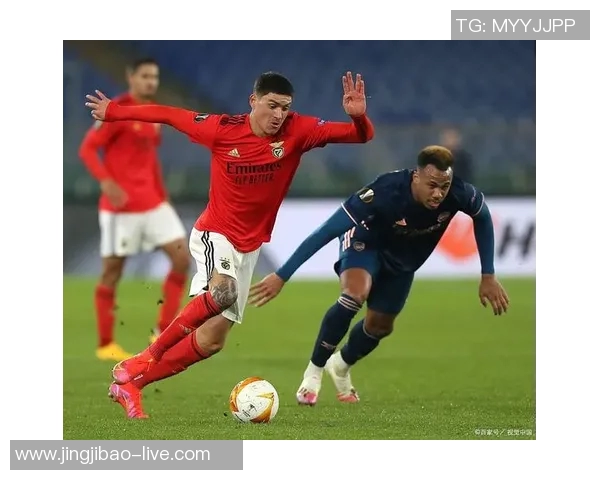 本菲卡大胜里昂6-2友谊赛中精彩瞬间引发全场热议 本菲卡大胜里昂6-2友谊赛中精彩瞬间引发全场热议