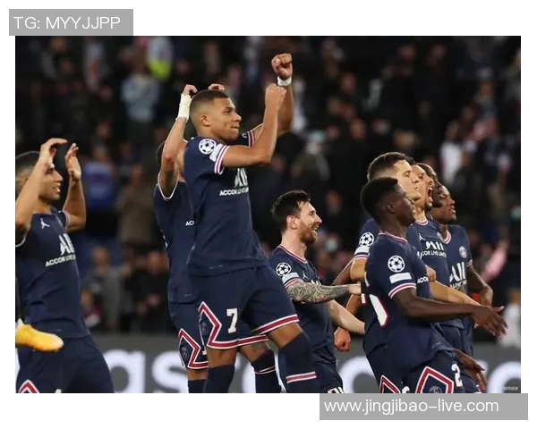 英超激战：巴黎圣日耳曼与AC米兰平局红牌事件引发全场热议