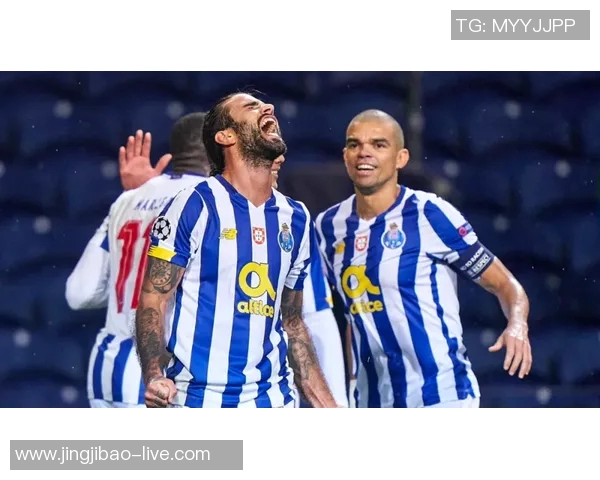 波尔图与本菲卡友谊赛激战三球红牌事件引发全场热议与数据分析