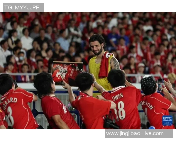 友谊赛精彩对决拜仁与利物浦战成平局逆转瞬间点燃全场激情