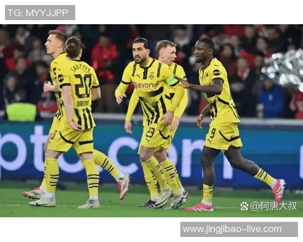 友谊赛精彩对决多特蒙德与曼联战成平局神扑瞬间引发全场热烈反响