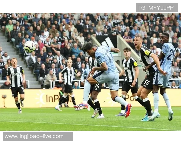 波尔图逆转热刺友谊赛红牌争议引发全场热议与焦点分析 波尔图逆转热刺友谊赛红牌争议引发全场热议与焦点分析