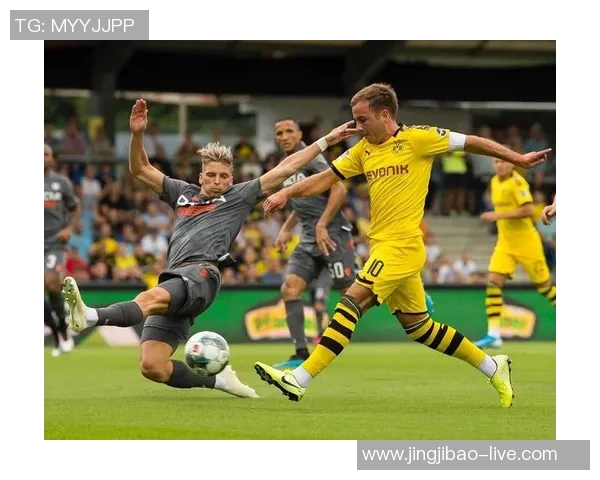 友谊赛激战：多特蒙德小胜里昂红牌争议引发全场热议